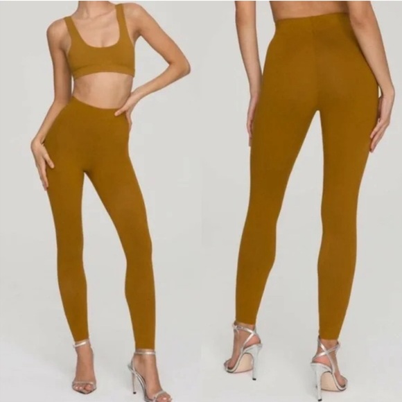 SET - Good American Essentials - Picture 1 of 8